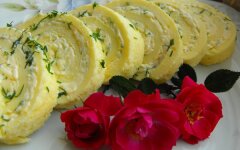 Нежный рулет из яиц с сыром