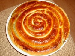 Быстрый слоеный пирог-улитка