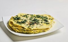 Лаваш с творогом, яйцом и сыром