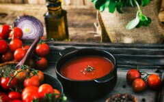 Постный томатно-фасолевый суп с чесноком