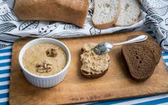 Паштет из вареной куриной грудки с грецкими орехами