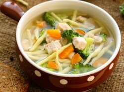 Диетический куриный супчик с брокколи