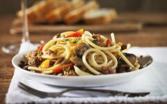 Макароны по-флотски со специями в мультиварке