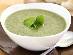 Диетический суп-пюре из шпината и брокколи