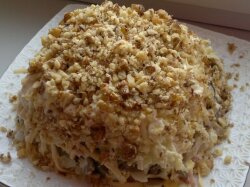 Салат «Шерлок» с курицей и грецкими орехами