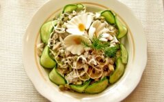 Салат из печени с грибами, огурцами и сыром