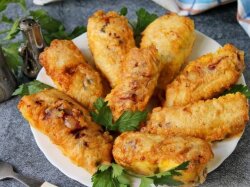 Куриные рулетики с беконом и плавленым сыром