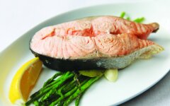 Стейк из семги с лимоном на пару в мультиварке