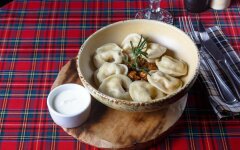 Вареники с любимой капустой и салом