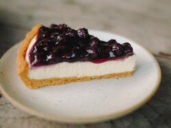 Диетический творожно-ягодный чизкейк без выпечки