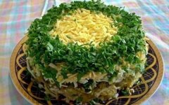 Салат «Подсолнух» с жареными грибами и фисташками, рецепт с фото