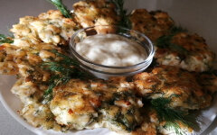 Рубленные котлеты из куриного филе с сыром и зеленью