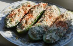 Огуречные лодочки с начинкой из брынзы