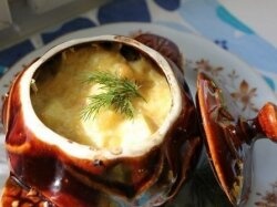 Жаркое из свинины и картофеля в горшочках