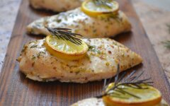 Куриное филе под медово-лимонным маринадом