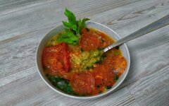 Чечевичный суп с колбасой чоризо