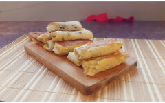 Хлебные трубочки с бананом и нутеллой
