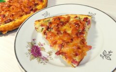 Пицца из кабачков с колбасой и сыром в духовке