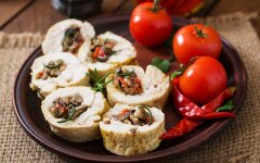 Куриные рулетики «Лесной сюрприз»