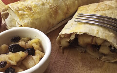 Ленивый штрудель с яблоками и корицей из лаваша