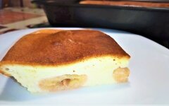 Творожная запеканка с бананами без манки