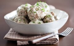 Фрикадельки «Нежные» в сметанном соусе
