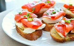 Салат с грейпфрутом, лососем и рукколой, рецепт с фото и видео