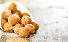 Творожные пончики с корицей без дрожжей