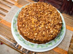 Торт из овсяных пряников с курагой и черносливом