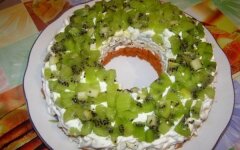 Салат «Нефритовый браслет» с копченым сыром