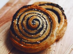 Пышные «Улитки» с маком