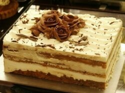 Торт «Тирамису» из готовых бисквитных коржей