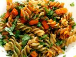 Неаполитанский салат из макарон и сыра