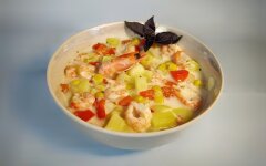 Сырный суп с креветками и кукурузой