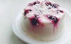 Творожная панна-котта с вишней