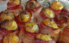 Картошка с сыром и чесноком в  беконе