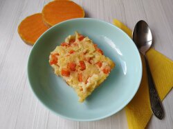 Пудинг из тыквы с яблоками и манкой в духовке