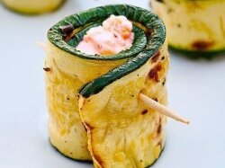 Рулетики из цукини с творогом и прованскими травами