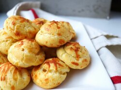 Заварные сырные булочки с чесноком