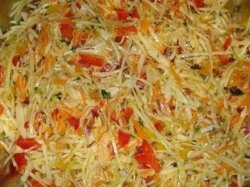 Овощной салат с капустой и перцем
