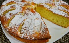 Шарлотка с творогом и яблоками в духовке