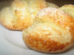 Мягкие ванильные булочки с сахаром