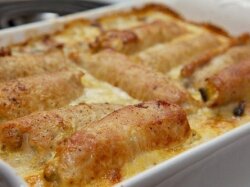 Рулеты из свинины с грибами и сыром моцарелла