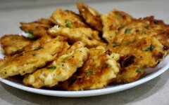 Рубленные куриные котлеты с плавленым сыром
