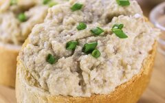 Форшмак из сельди с цветной капустой и орехами