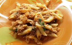 Классические макароны по-флотски с вареной говядиной