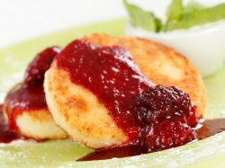 Сырники из творога с бананом в мультиварке