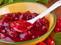 Густое варенье из протертой красной смородины