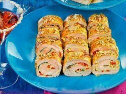 Куриные рулетики в кунжуте с сыром и перцем