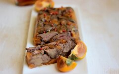 Террин из куриной печени с хурмой и бренди